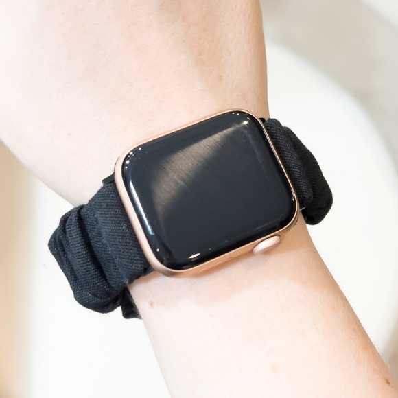 Black Scrunchie Apple Watch Strap (38/40/41mm) - Picture 1 of 5